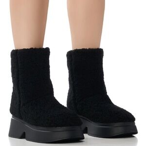 Women's Black Snow Cozy Sherpa Ankle Booties